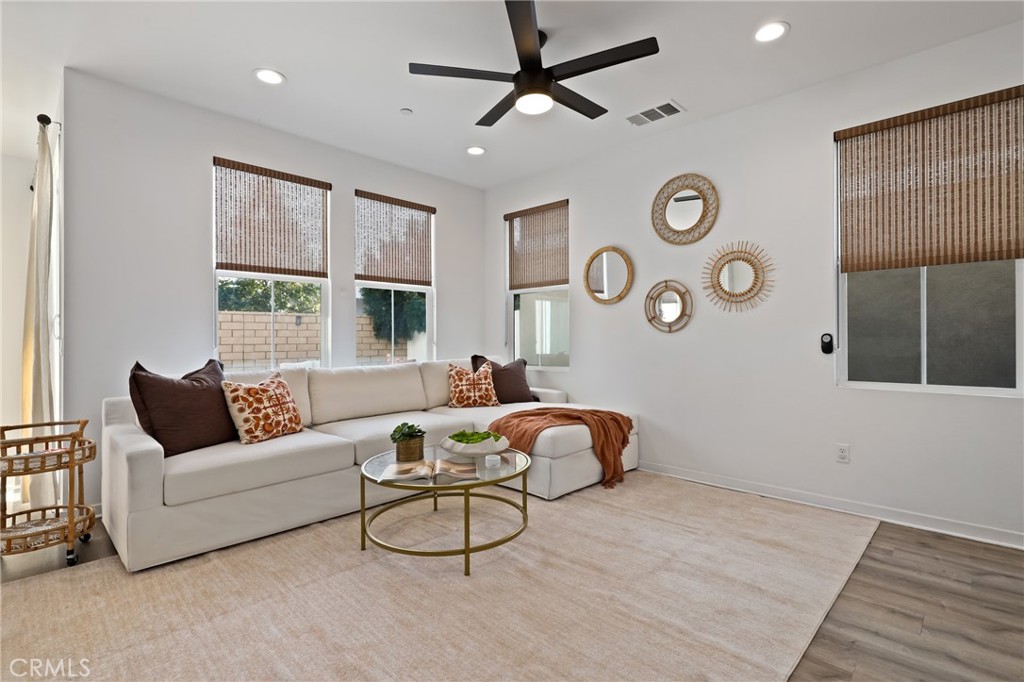 403 Aura Drive Property Photo 3