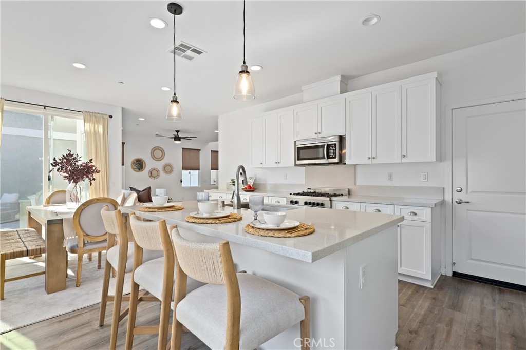 403 Aura Drive Property Photo 9