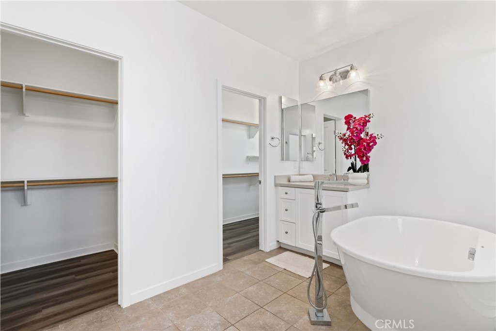 403 Aura Drive Property Photo 28