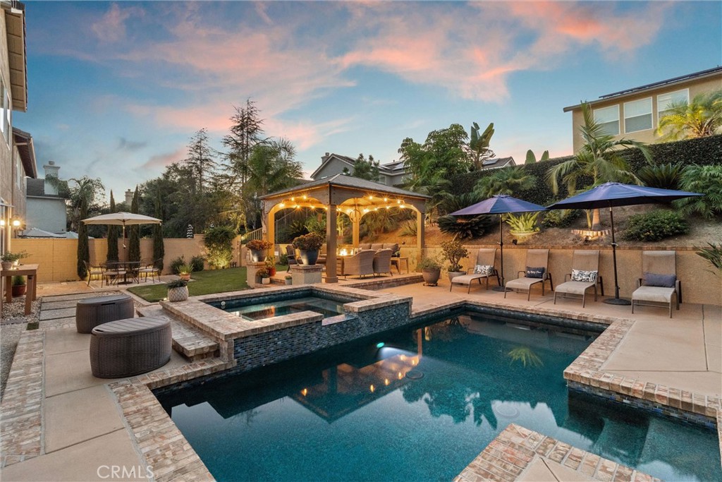 2440 N Highwood Road Property Photo 1