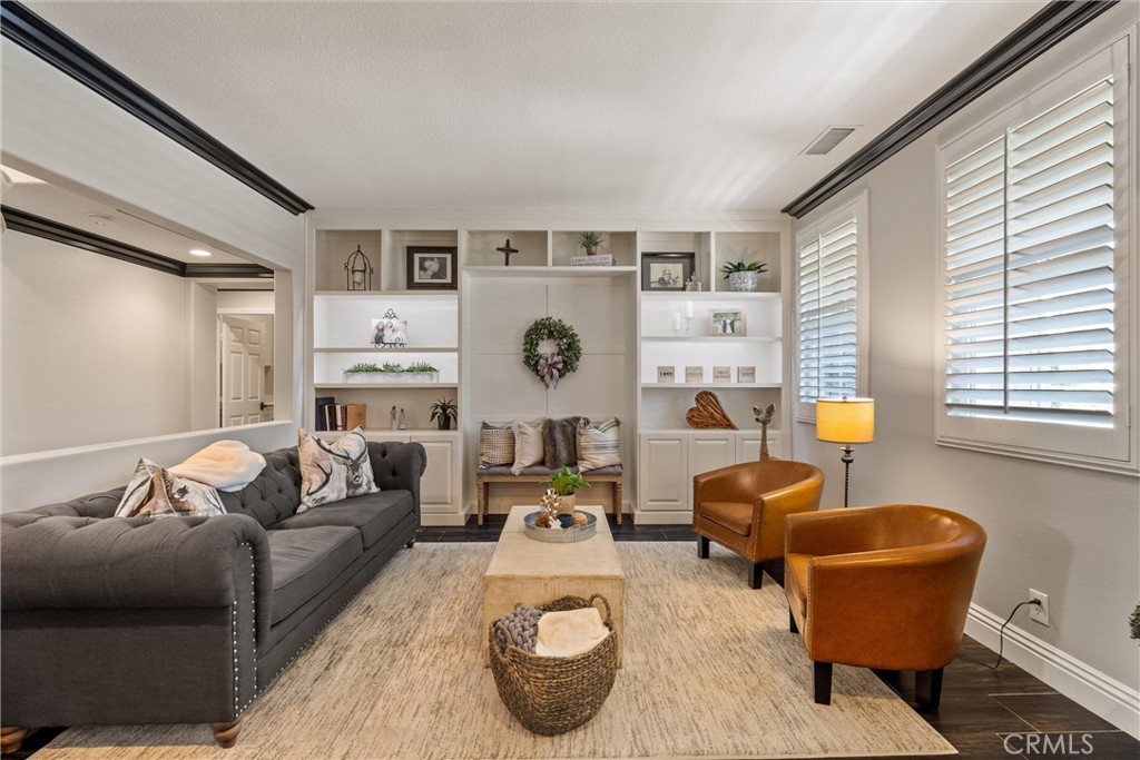 2440 N Highwood Road Property Photo 7