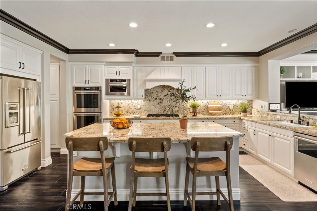 2440 N Highwood Road Property Photo 10