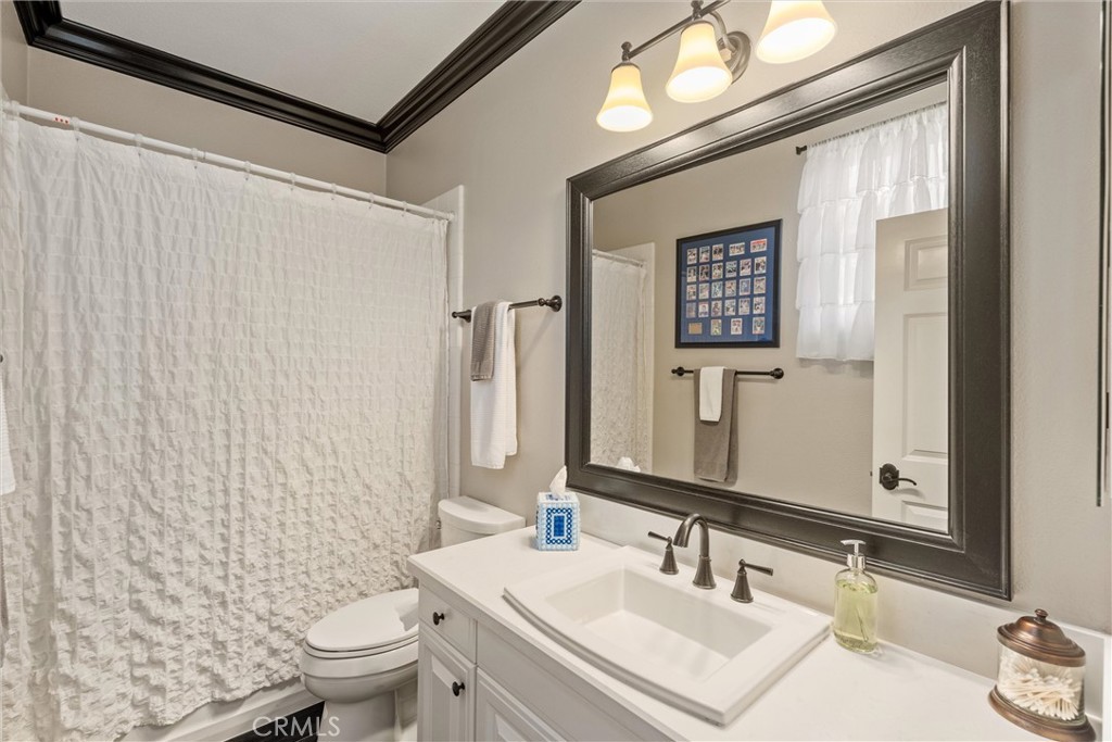 2440 N Highwood Road Property Photo 17