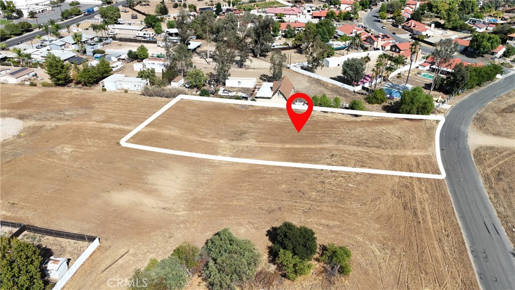 20520 Como Street Property Photo 2