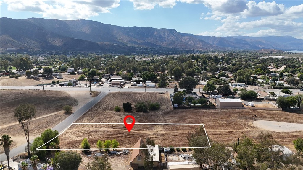 20520 Como Street Property Photo 8