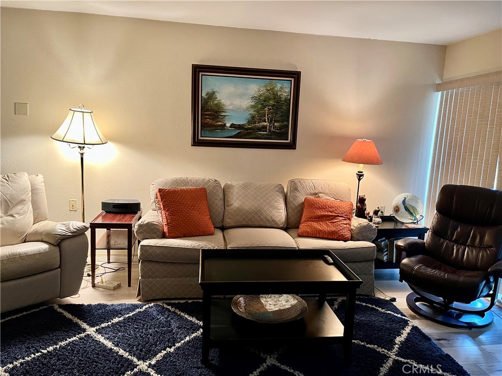 2210 Via Mariposa E D Property Photo 3