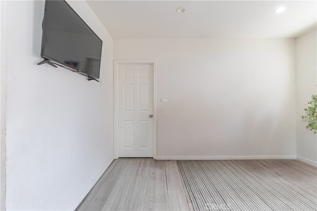 421 E 65th Property Photo 2