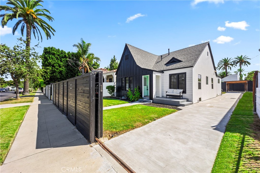 2942 S S West View Property Photo 1