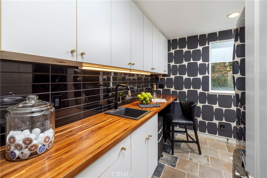 8 Upland Property Photo 23