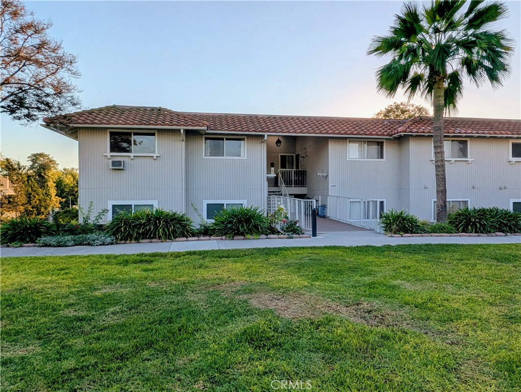 2137 Ronda Granada N Property Photo 2