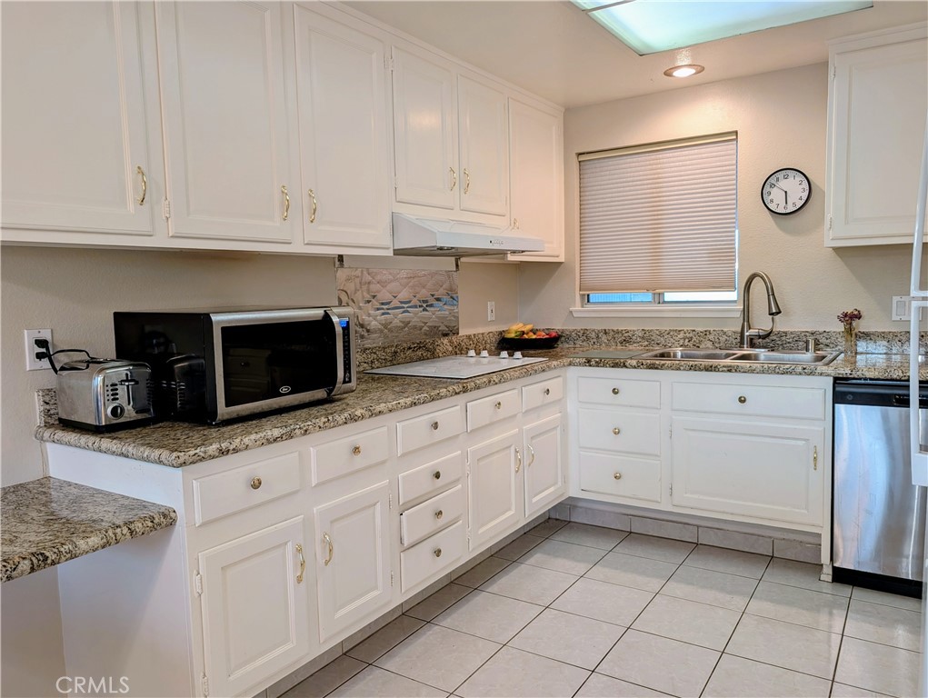 2137 Ronda Granada N Property Photo 9