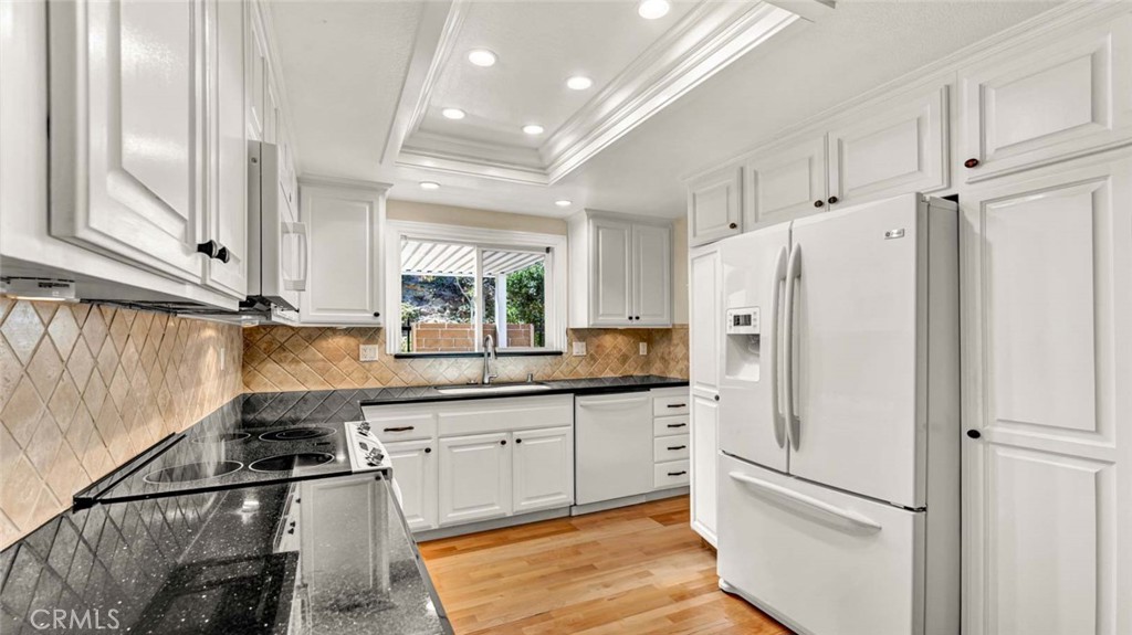 3003 Via Buena A Property Photo 9