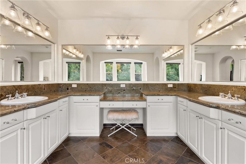 21 Calle Vista Del Sol Property Photo 34