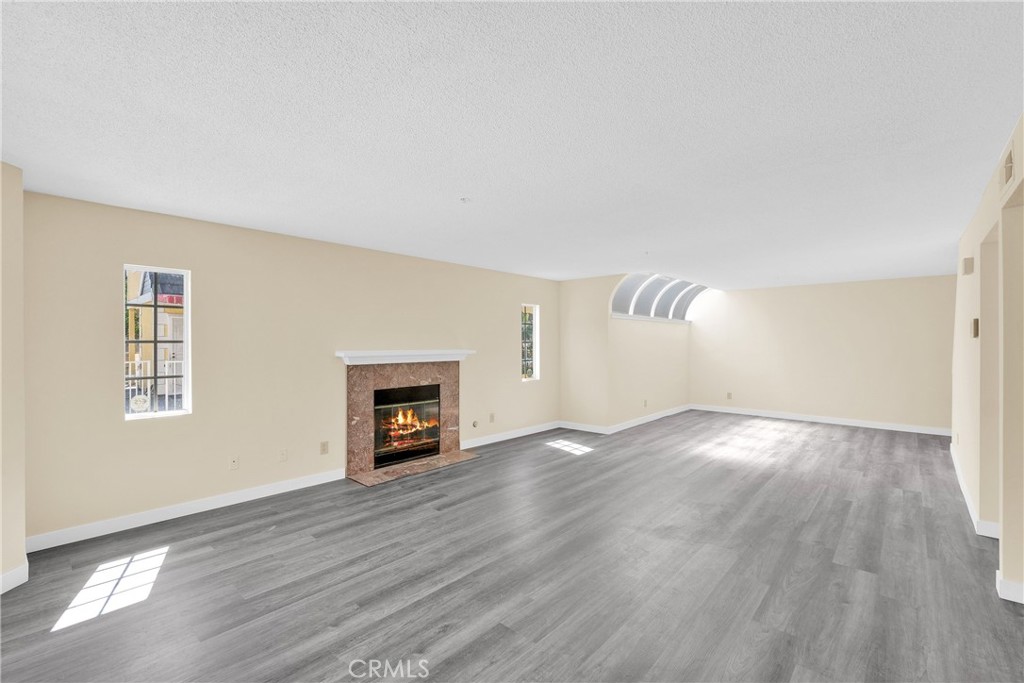 519 Sefton Avenue D Property Photo 6