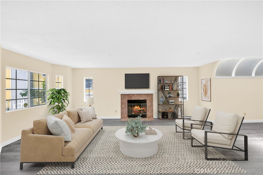 519 Sefton Avenue D Property Photo 7