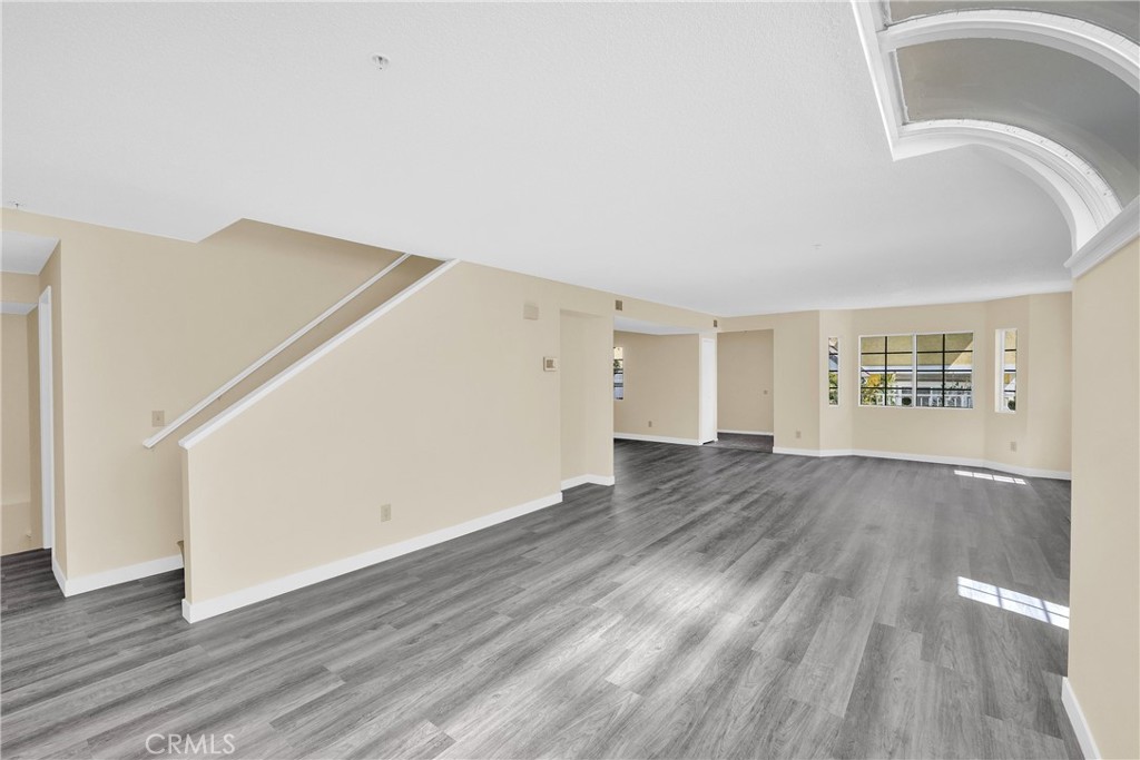 519 Sefton Avenue D Property Photo 11