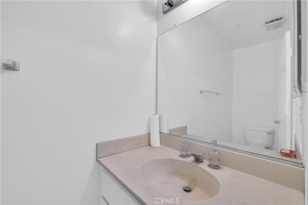 519 Sefton Avenue D Property Photo 16