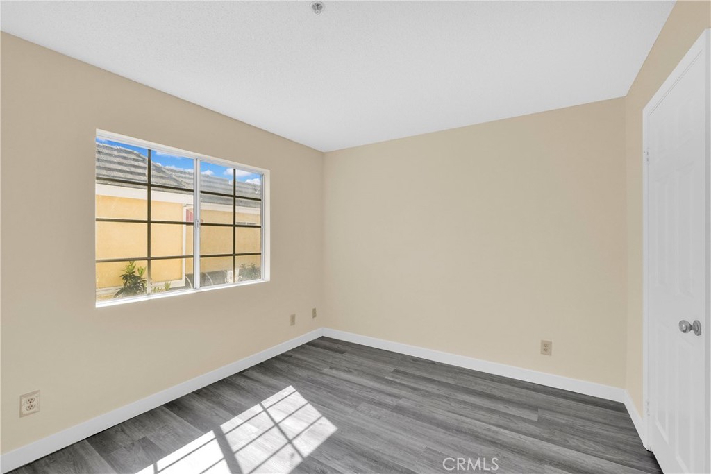 519 Sefton Avenue D Property Photo 22