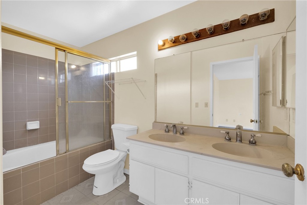 519 Sefton Avenue D Property Photo 26