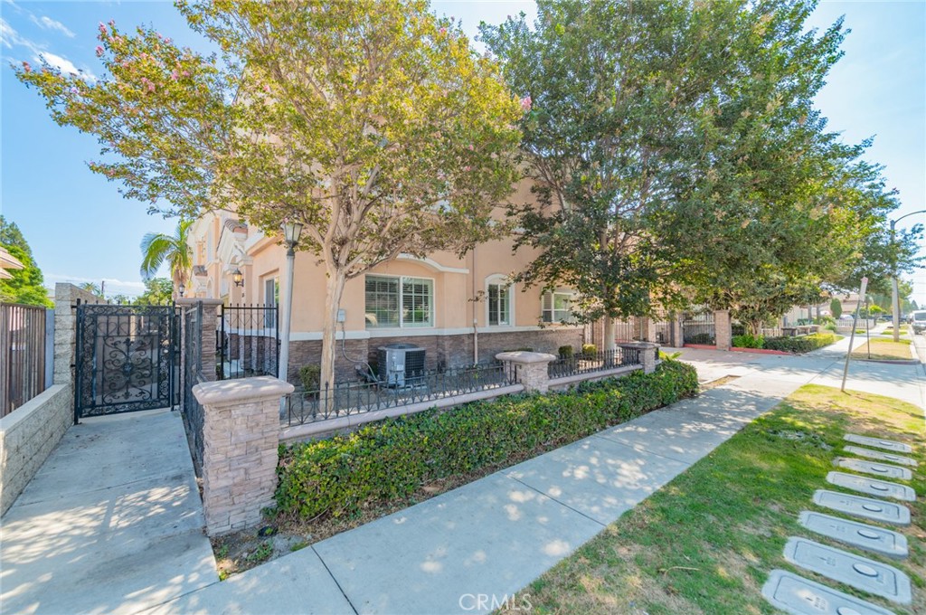 5786 Kingman Property Photo 7