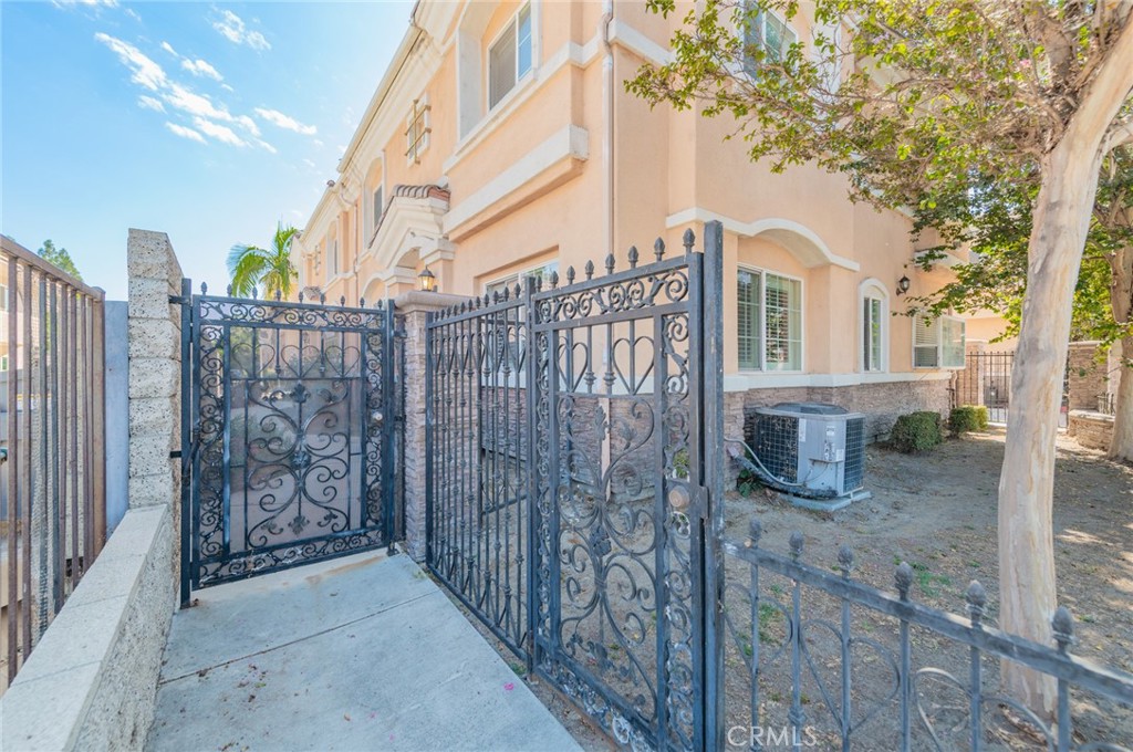 5786 Kingman Property Photo 8