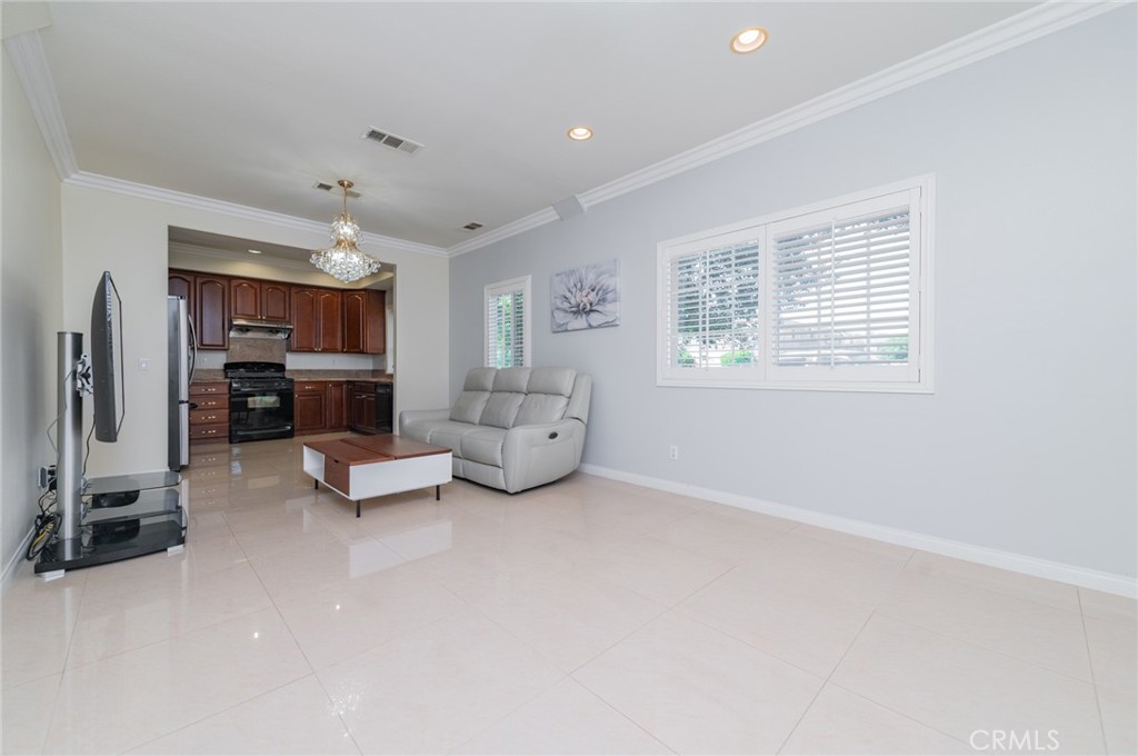 5786 Kingman Property Photo 9