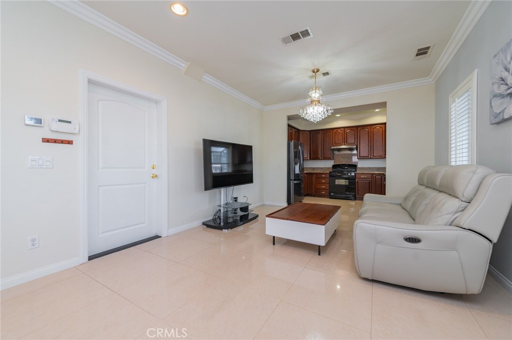 5786 Kingman Property Photo 11