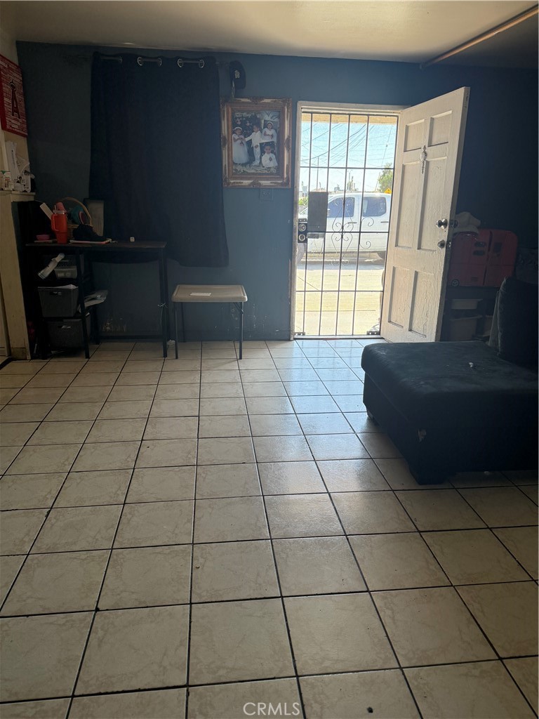 12892 Adelle Property Photo 4