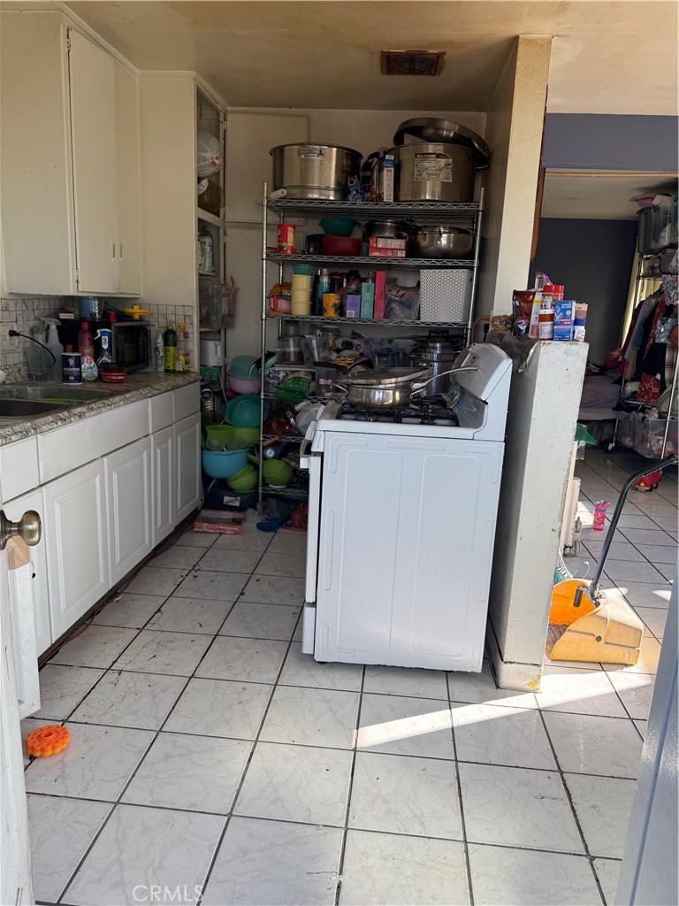 12892 Adelle Property Photo 13