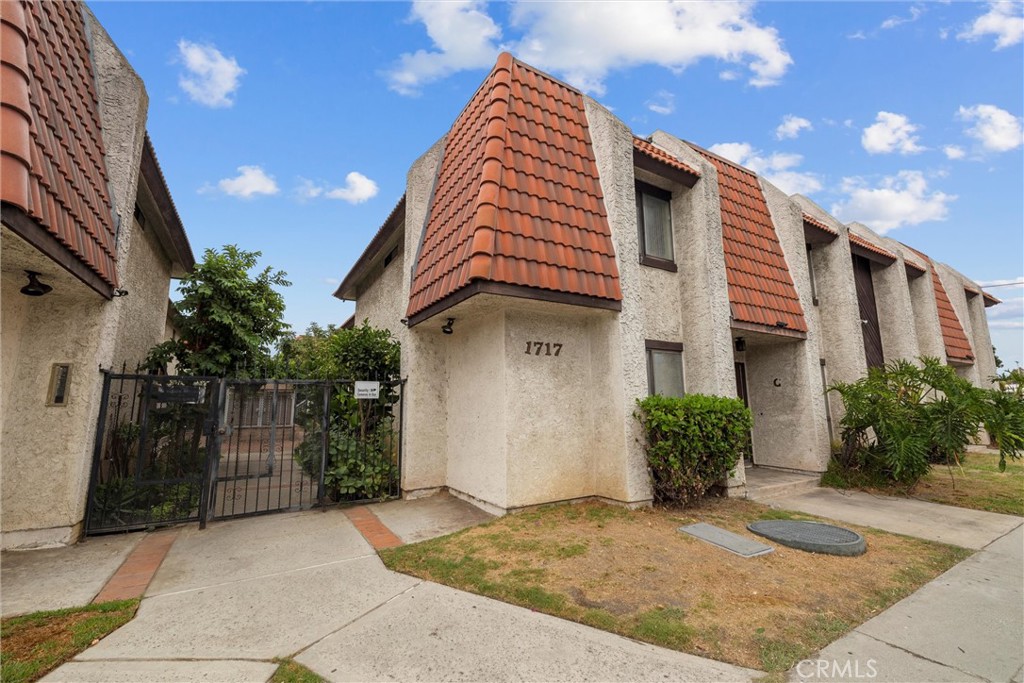 1717 S San Gabriel Blvd Property Photo 2