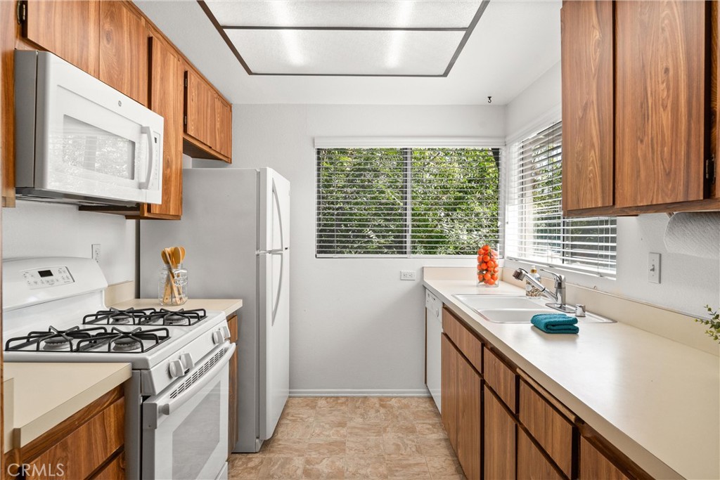 1 Smokestone Property Photo 7