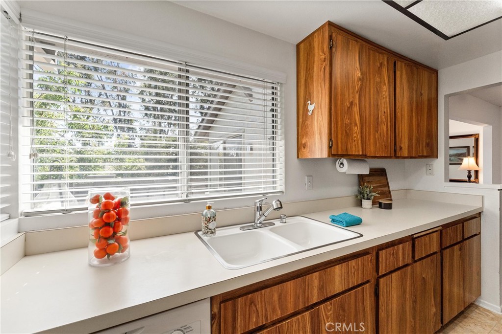 1 Smokestone Property Photo 8