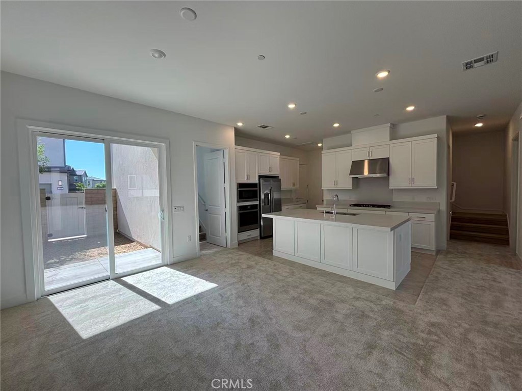 257 Shoveler Property Photo 2