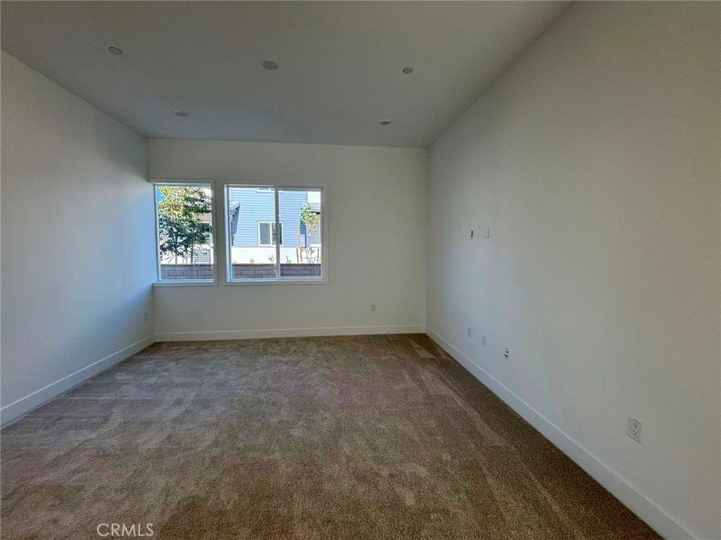 257 Shoveler Property Photo 4