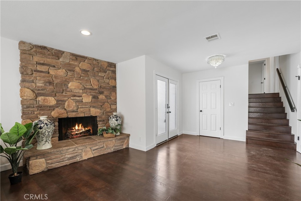 1623 N N Vallejo Way Property Photo 3