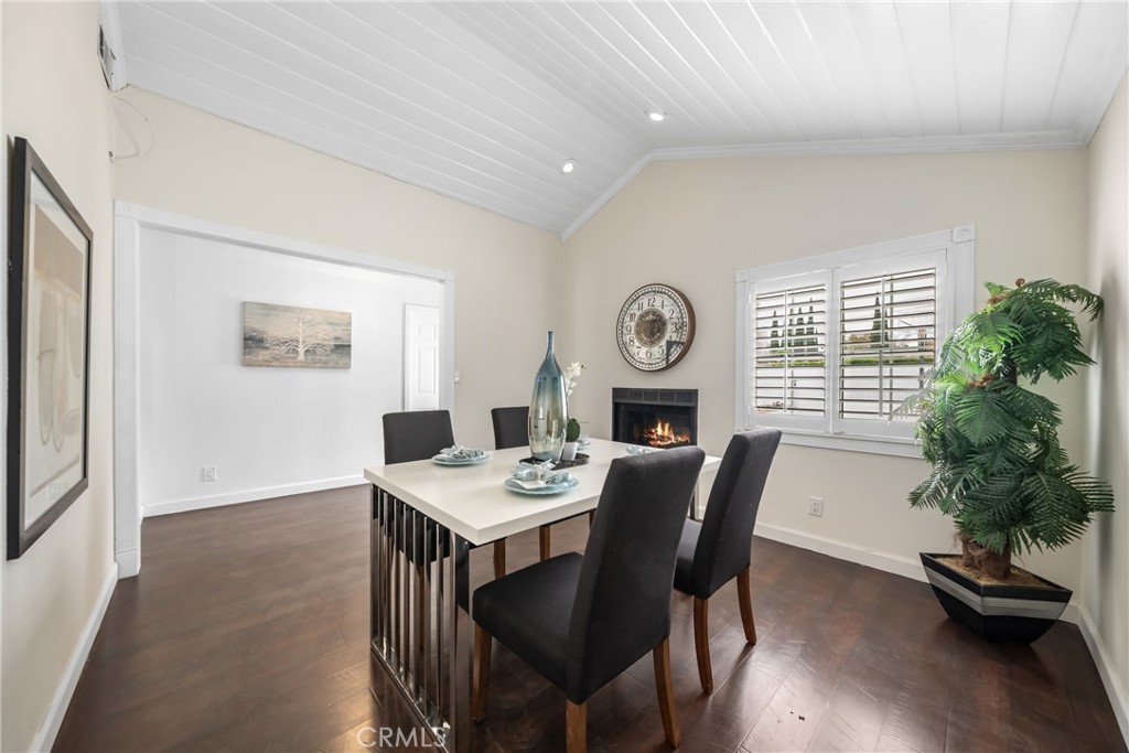 1623 N N Vallejo Way Property Photo 8