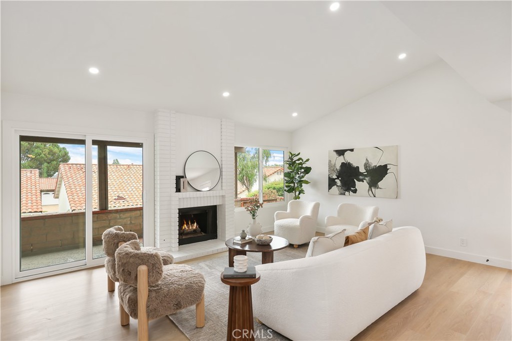 28401 Alava Property Photo 3