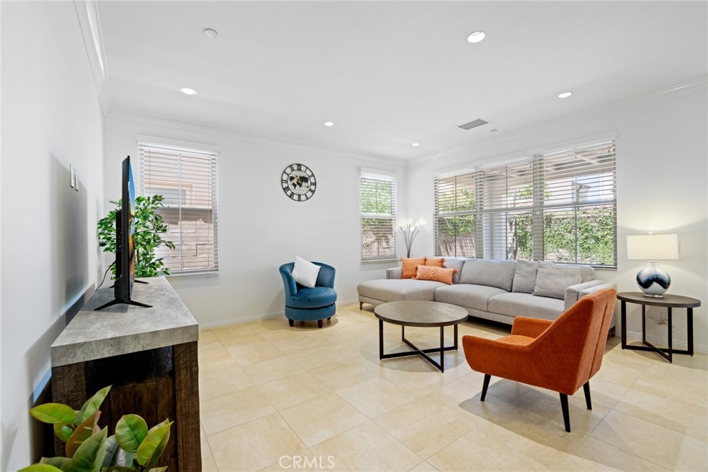 213 Cedarwood Property Photo 4