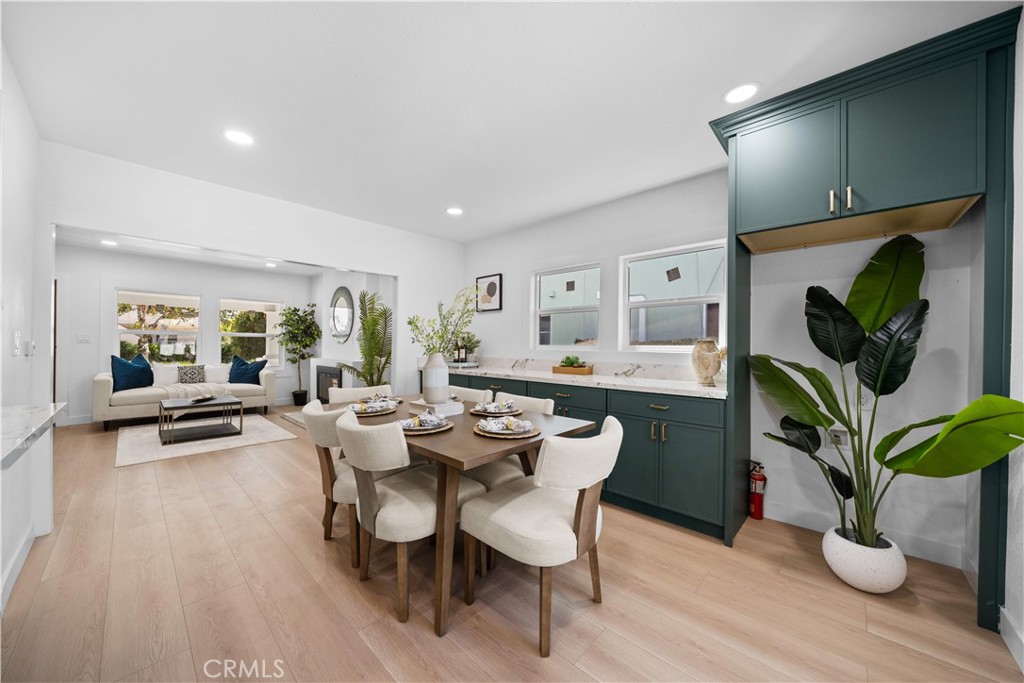 1249 S Burnside Ave Property Photo 12