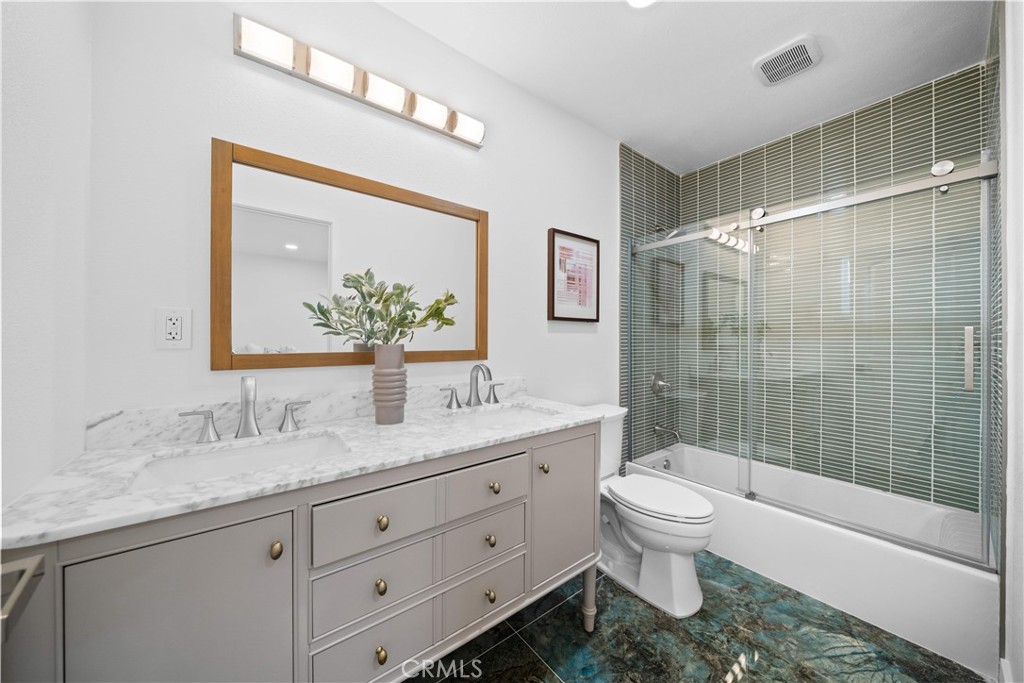 1249 S Burnside Ave Property Photo 18