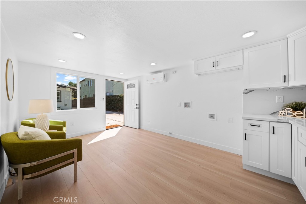 1249 S Burnside Ave Property Photo 34