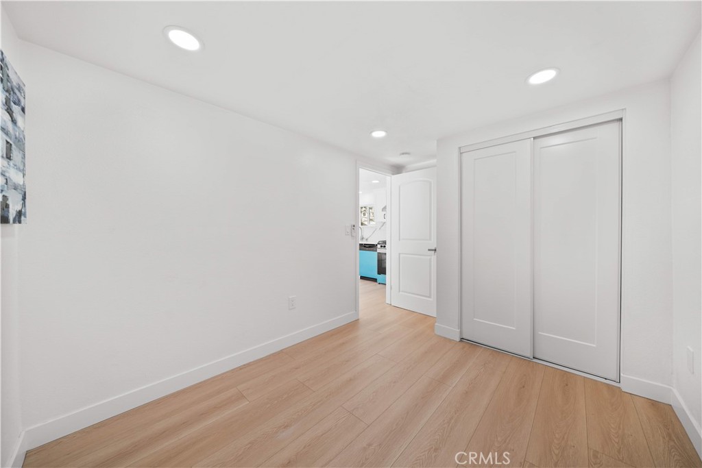 1249 S Burnside Ave Property Photo 38