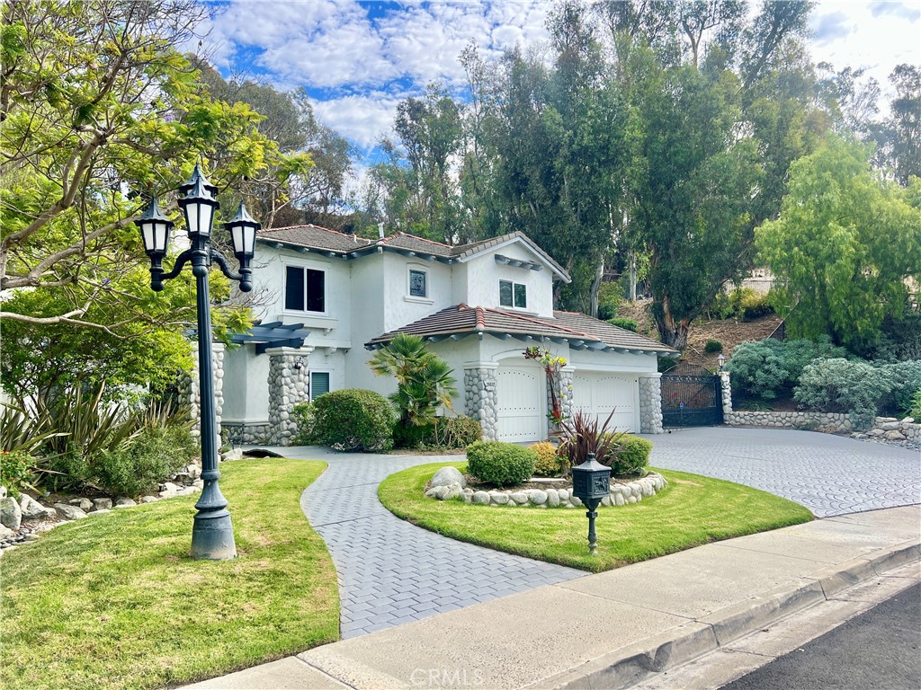 26612 Royale Drive Property Photo 2