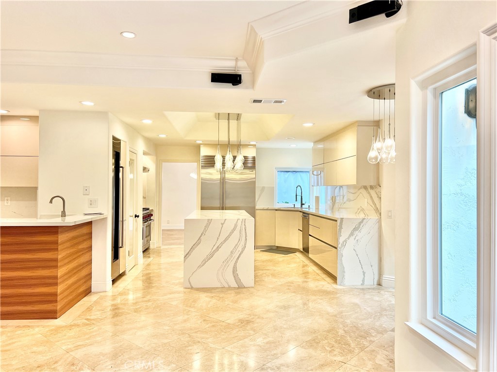 26612 Royale Drive Property Photo 4