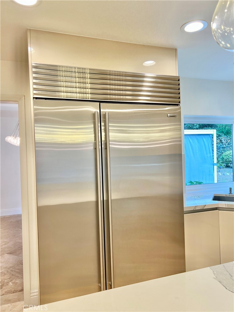 26612 Royale Drive Property Photo 6