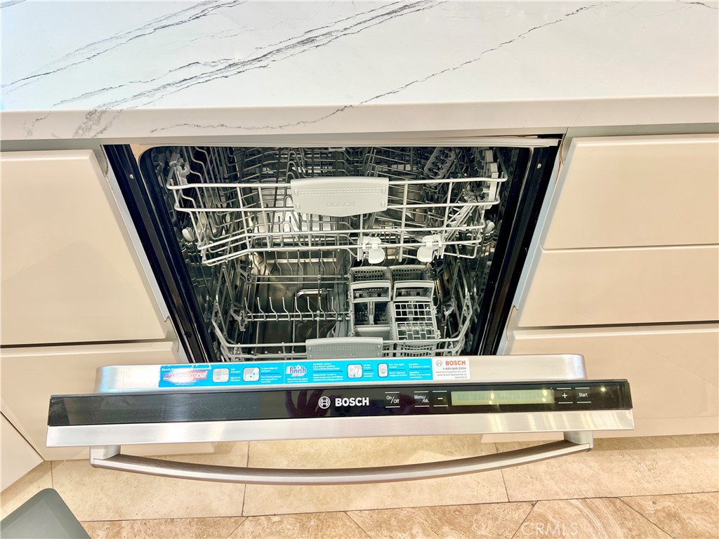 26612 Royale Drive Property Photo 10