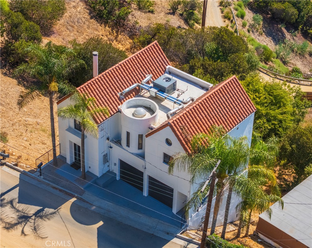 1426 Killarney Avenue Property Photo 1