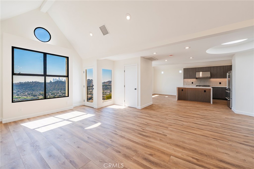 1426 Killarney Avenue Property Photo 6