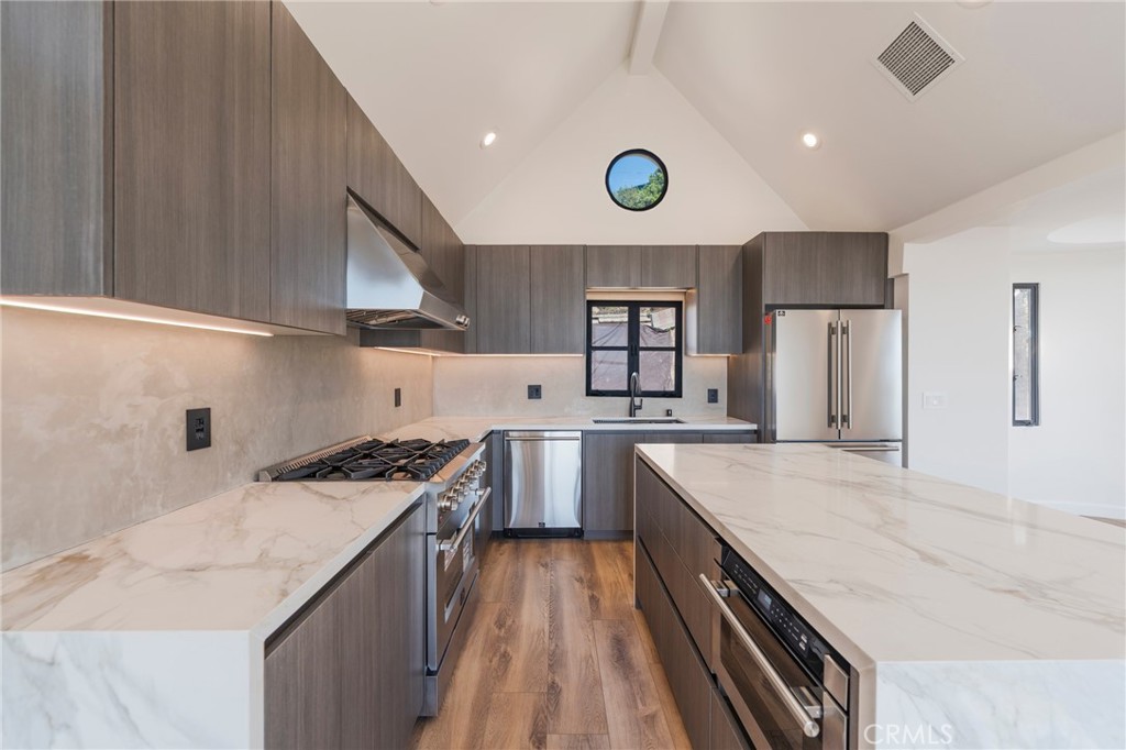 1426 Killarney Avenue Property Photo 8