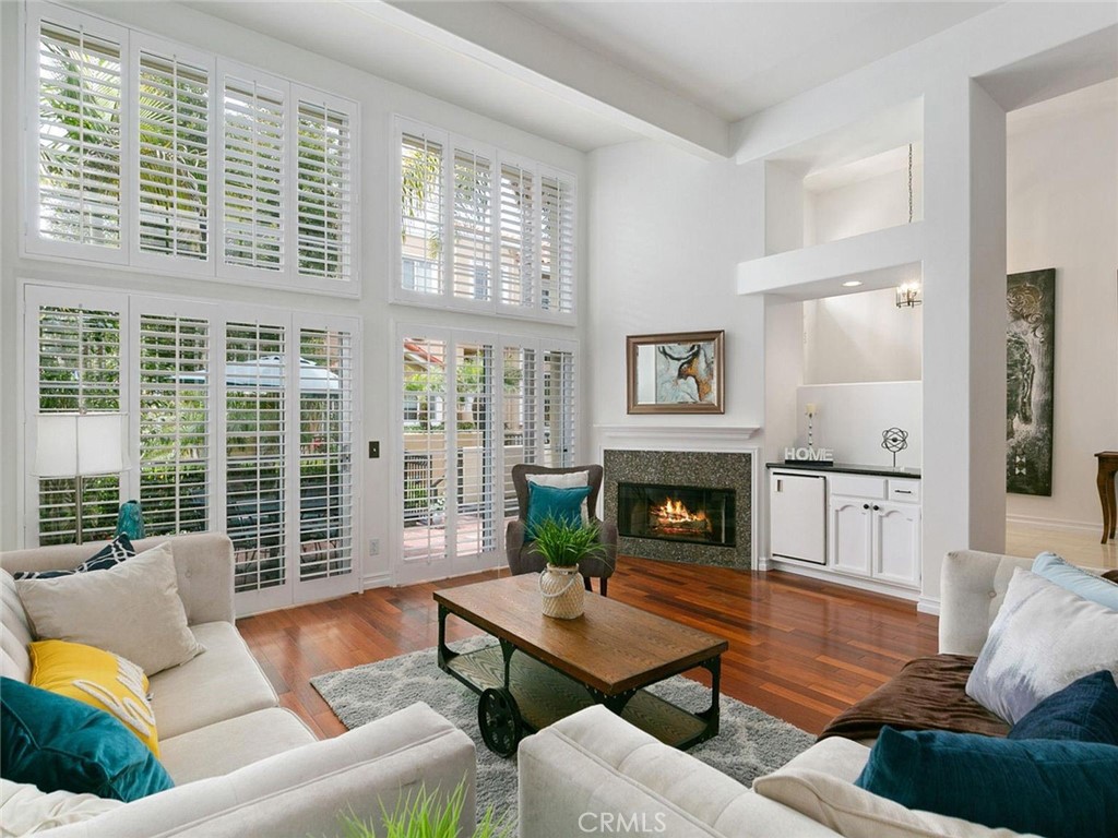 6051 Shadowbrook Circle Property Photo 4